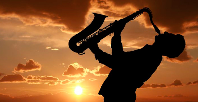 Научиться играть на саксофоне